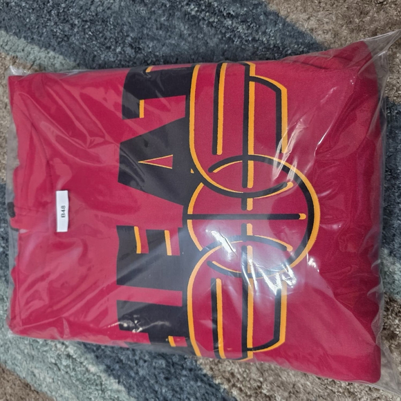 Miami Heat Fly High Hoodie Red Medium NBA Team Apparel New w/ Tags $75 MSRP - Picture 8 of 8